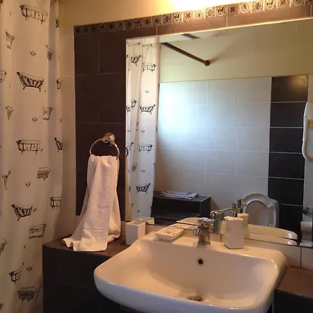 Apartment To Selas