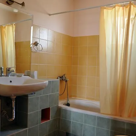 Apartment To Selas Sellasia